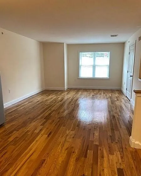 290 3rd St #D2 — Photo 14