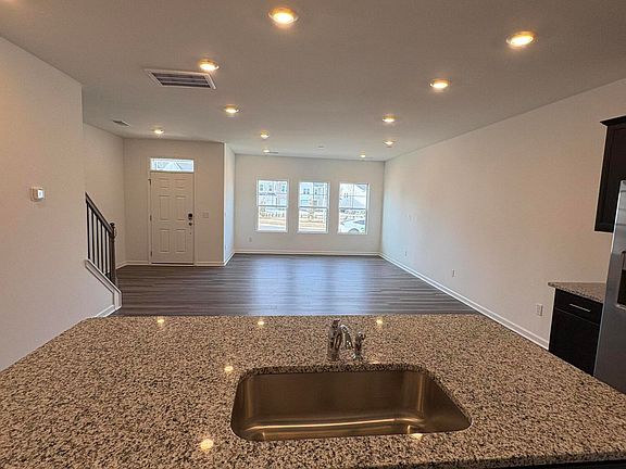 4th image of 224 Marelli Dr