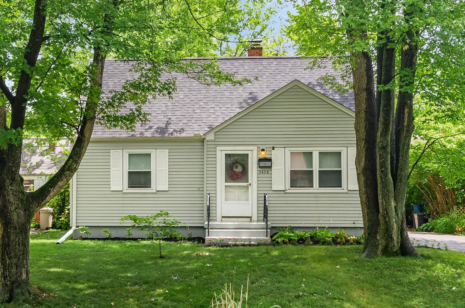 3438 Medina Ave photo 1