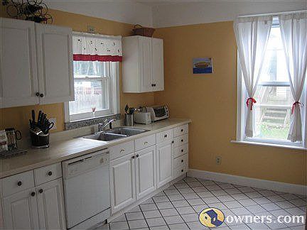 Bright updated kitchen