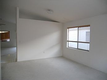 4th image of 740 E Potter Dr