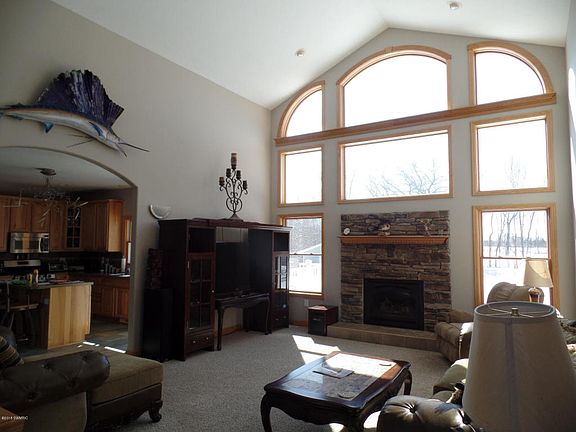 3rd image of 2500 Recluse Dr