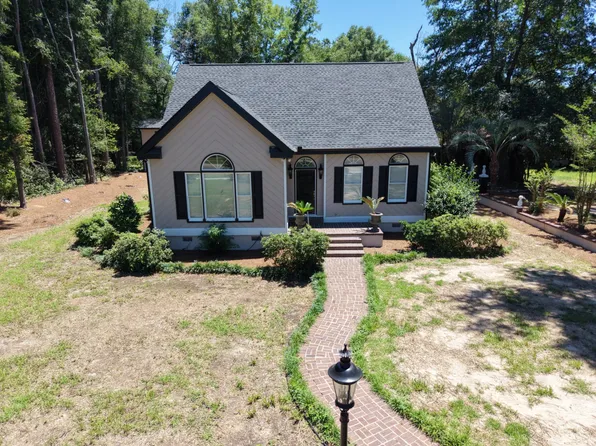 346 Reynolds St, Blackville, SC 29817
