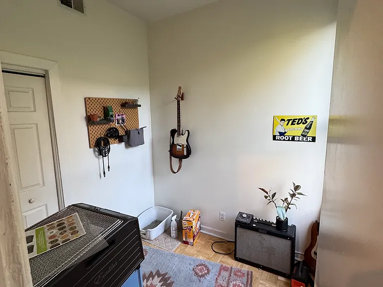 1449 N Artesian Ave #2F — Photo 1