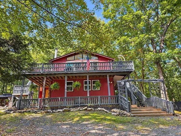 306 Gold Key Rd, Milford, PA 18337