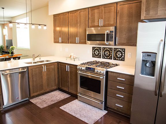 4th image of 2173 NW Moraine Pl