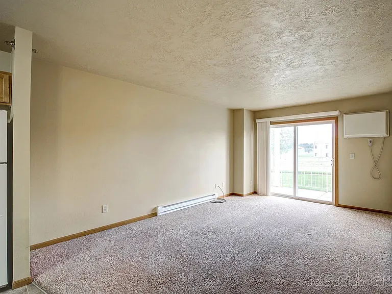 Hawk Pointe Apartments — Photo 13