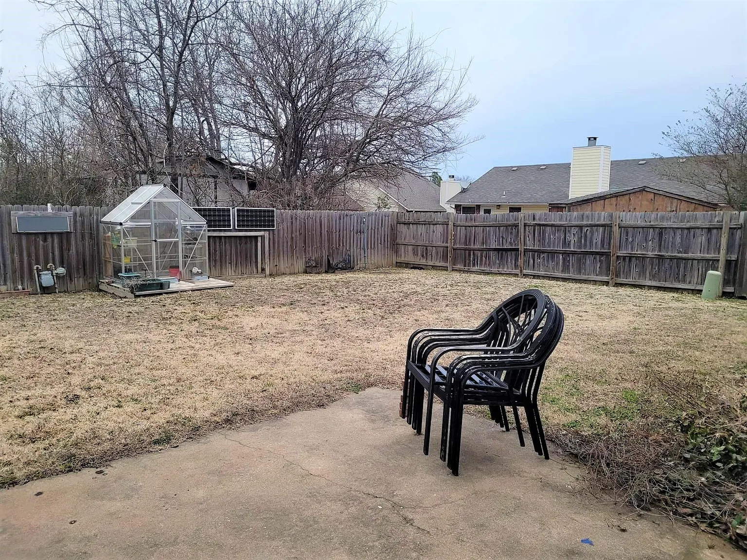 3 bed, 1000 sqft, $1,200 — Photo 3