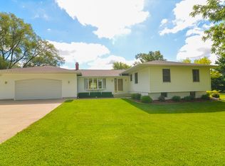 4509 Alburnett Rd, Marion, IA 52302