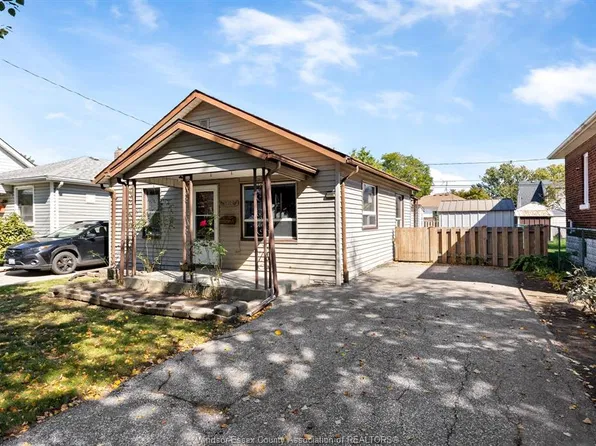 2352 Chandler Rd, Windsor, ON N8W 4A6
