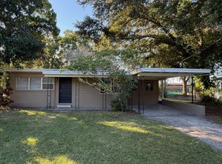 172 Country Club Cir, Sanford, FL 32771