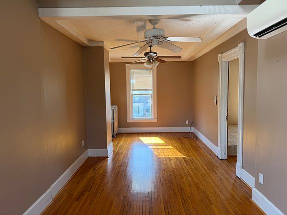 5th image of 2417 Leclaire St #2