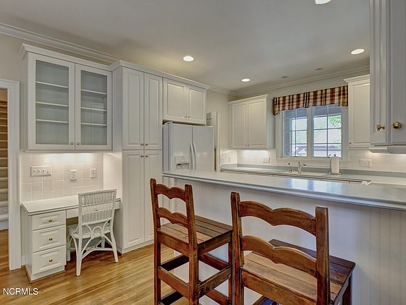 2nd image of 503 Windstar Ln