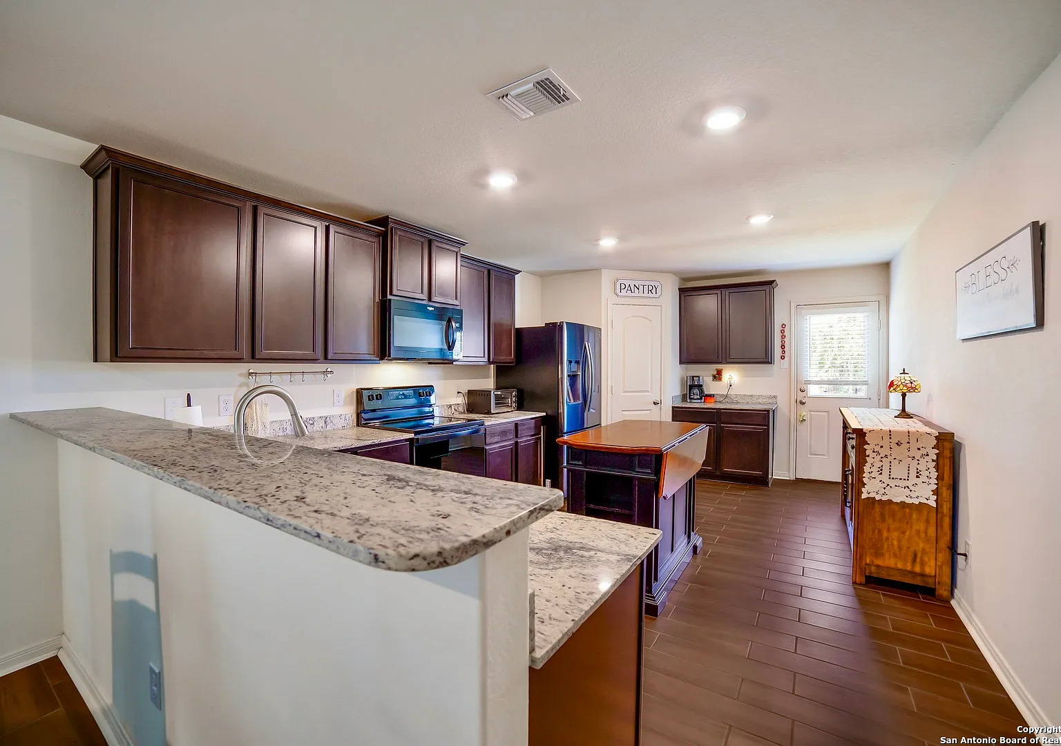3 bed, 1588 sqft, $1,750 — Photo 2