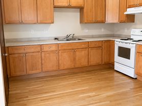 1016 S 8th St, Tacoma, WA