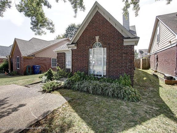 3rd image of 2805 Brachton Cv W
