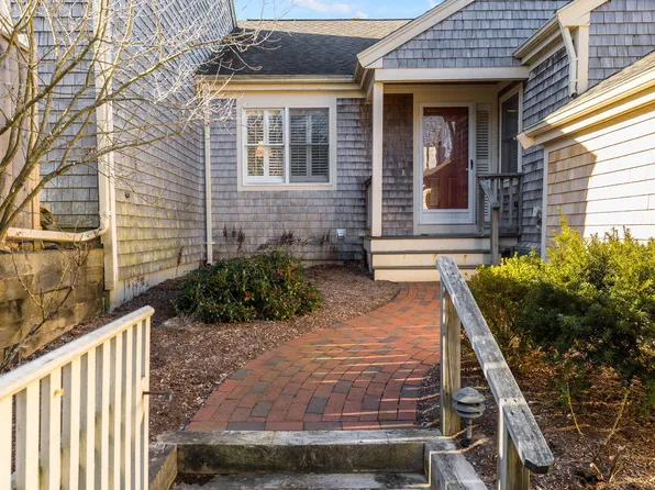 37 Oak Glen Village, Yarmouth Port, MA 02675