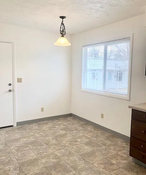 1720 Fife Ave — Photo 4
