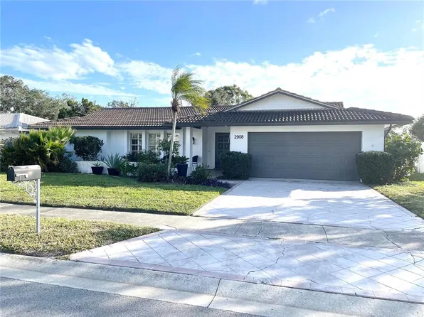2908 Captiva Dr, Sarasota, FL 34231