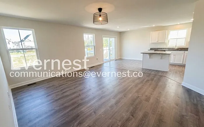 18393 Signature Way — Photo 5