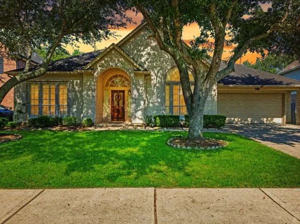 3010 Ravensport Dr, Pearland, TX 77584
