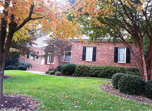 1st image of 27 E Square Ln