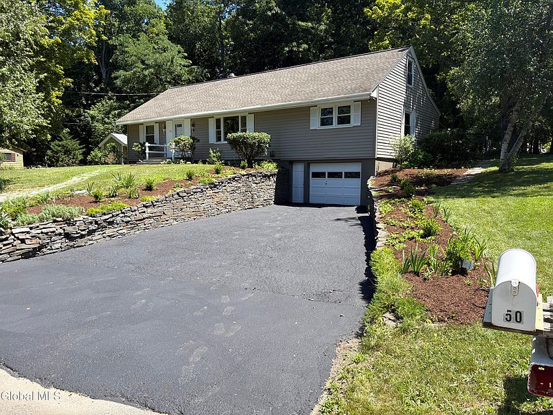 4th image of 50 Hillcrest Drive