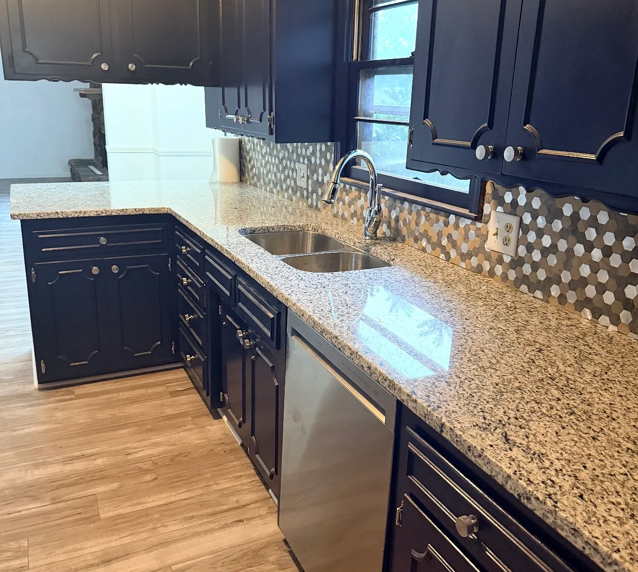 4 bed, 1949 sqft, $2,000 — Photo 3