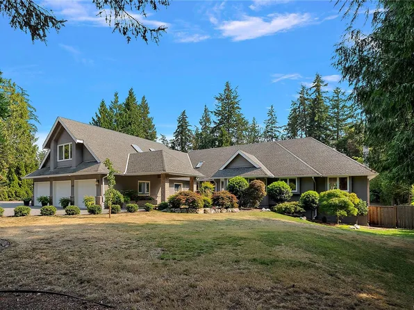 657 Cromarty Ave, North Saanich, BC V8L 5G6