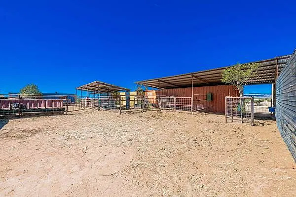 3 bed, 3000 sqft, $1,600 — Photo 2
