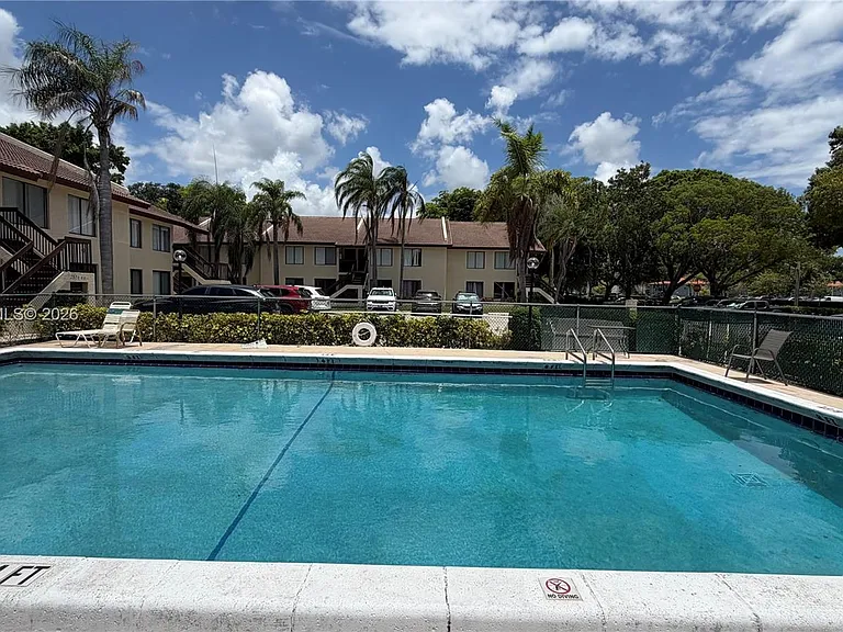 2550 Riverside Dr #223 — Photo 19