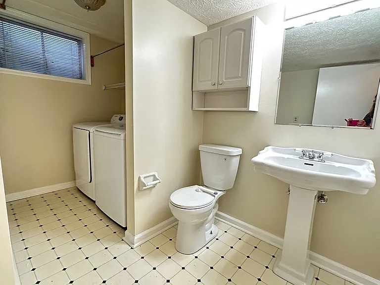 3486 Ormond Cir — Photo 33