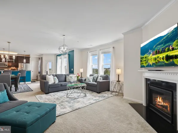 41900 Metamorphic Sq Unit 306, Aldie, VA 20105
