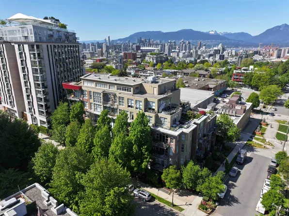 2635 Prince Edward St #414, Vancouver, BC V5T 4V7
