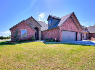 11208 Fiddlesticks Ln, Yukon, OK 73099