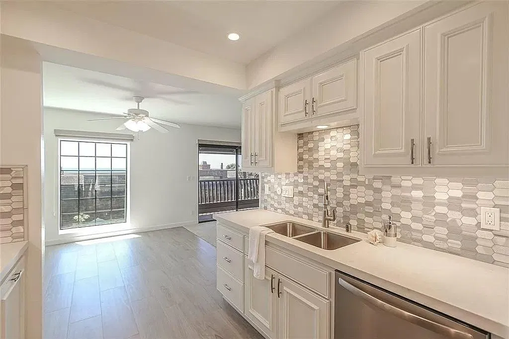 2 bed, 1426 sqft, $6,250 — Photo 3