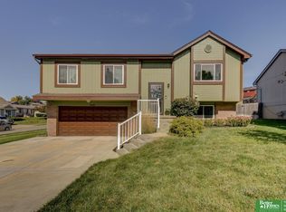 7838 Bondesson St, Omaha, NE 68122