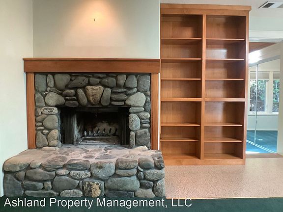 3rd image of 512 1/2 Granite St