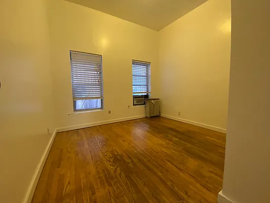 Rented by One New York Realty Inc | media 4