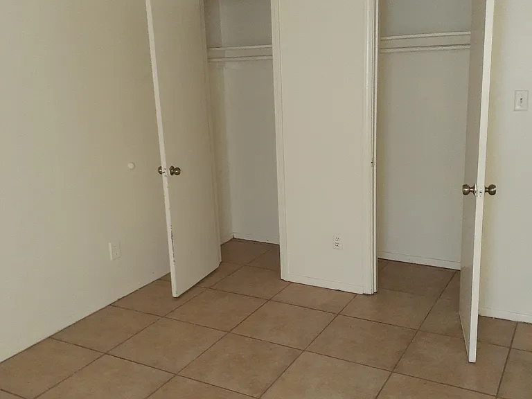 512 N Mendenhall Rd — Photo 9