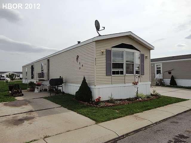 1st image of 2017 Woodridge Cres