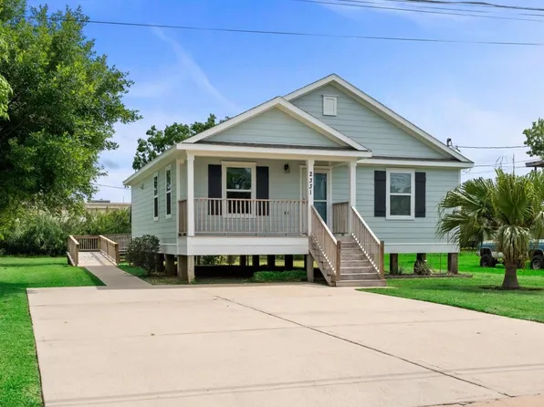 2331 Rue De Lafitte Dr, Dickinson, TX 77539