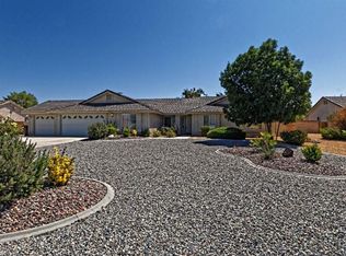 13815 Ivanpah Rd, Apple Valley, CA 92307