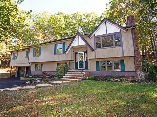 76 Statesville Quarry Rd, Lafayette, NJ 07848