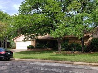 2215 Canyonwood Dr, Arlington, TX 76012