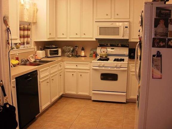 3rd image of 3807 Winnie St