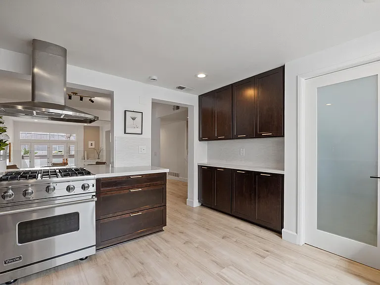 17165 Palisades Cir — Photo 11