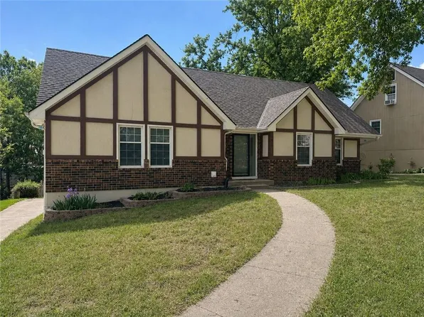 7417 N Park Ave, Gladstone, MO 64118