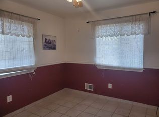 9453 Pardee Rd, Taylor, MI 48180