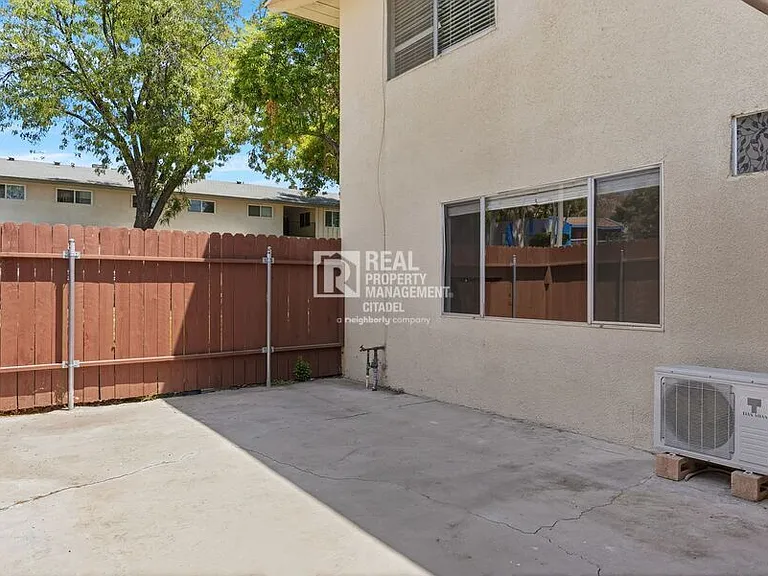 3009 Canyon Crest Dr #D — Photo 17